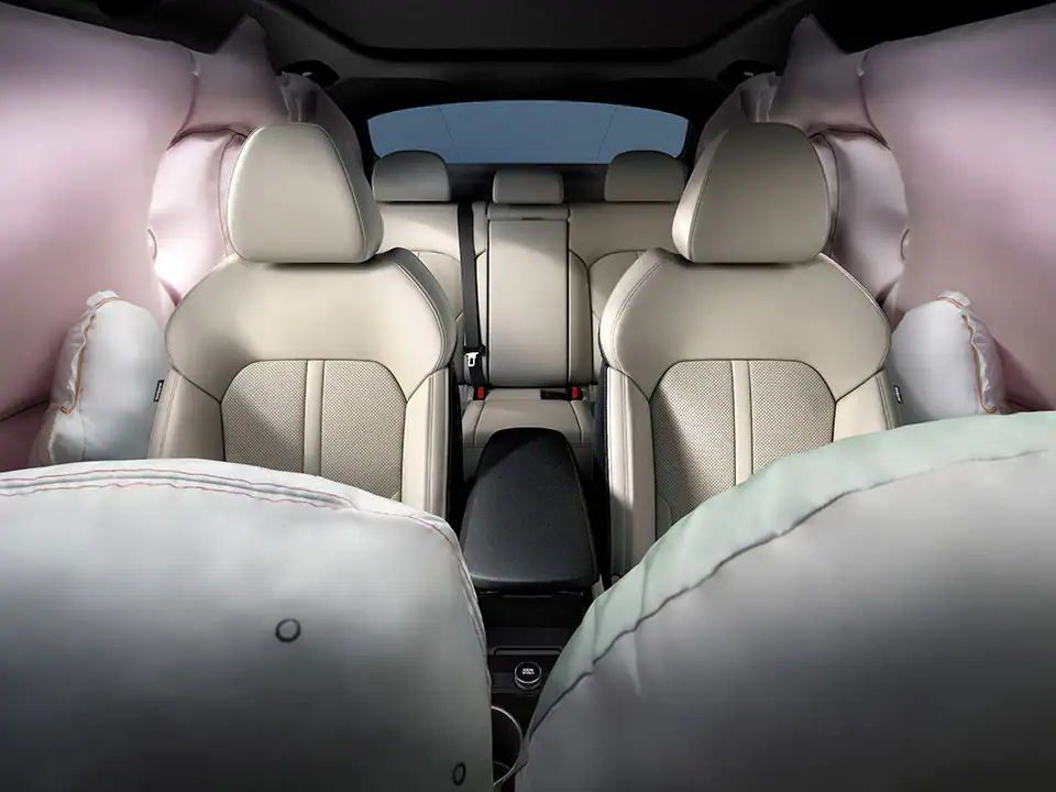 6 وسائد هوائية