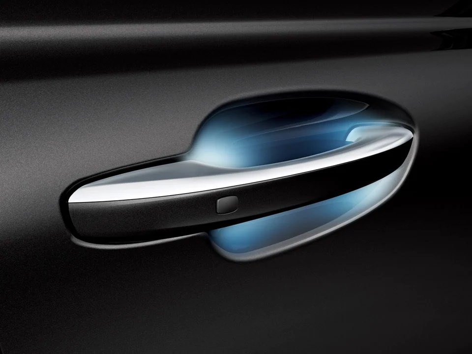 مقابض الأبواب المطلية بالكروم