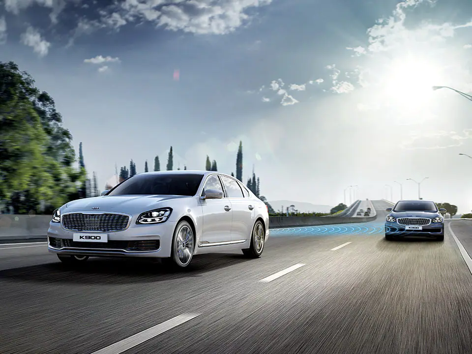 تحذير من الاصطدامات في النقاط العمياء (BCW)