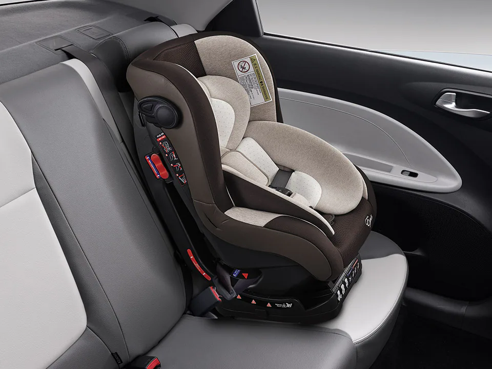 حزام ومثبتات (ISOFIX) لمقعد الأطفال